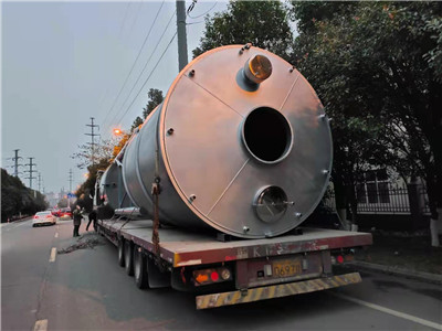 ɽ������ĳ������ˮ